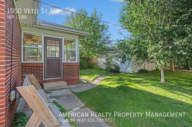 Building Photo - 1050 Veto St NW