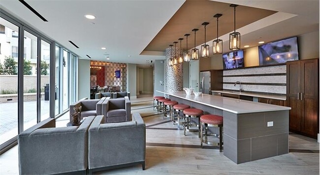 Building Photo - 2727 Cedar Springs Rd