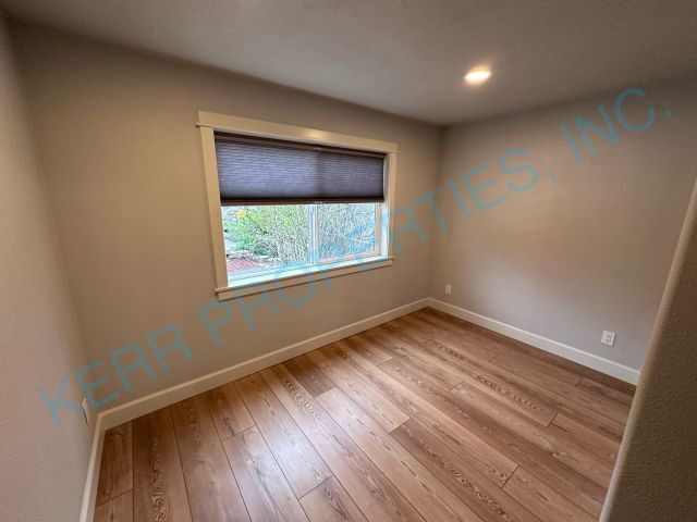 Building Photo - Spacious 4-Bedroom Retreat with 3.5 Baths in Happy Valley's Prime Location!