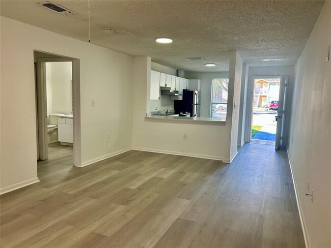 Building Photo - 8104 SW 21st Ct