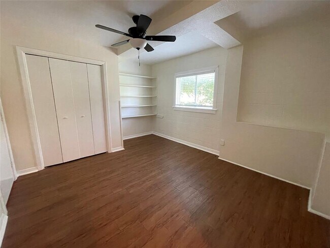 Building Photo - 3106 Duval St