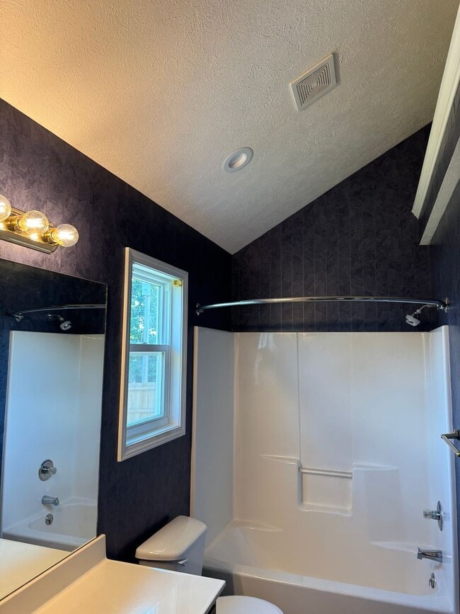 Building Photo - Gorgeous 3 Bedroom home for rent in Nixa, MO!