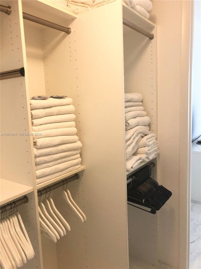 Building Photo - 15811 Collins Ave