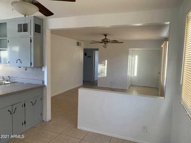 Building Photo - 2856 W Butler Dr