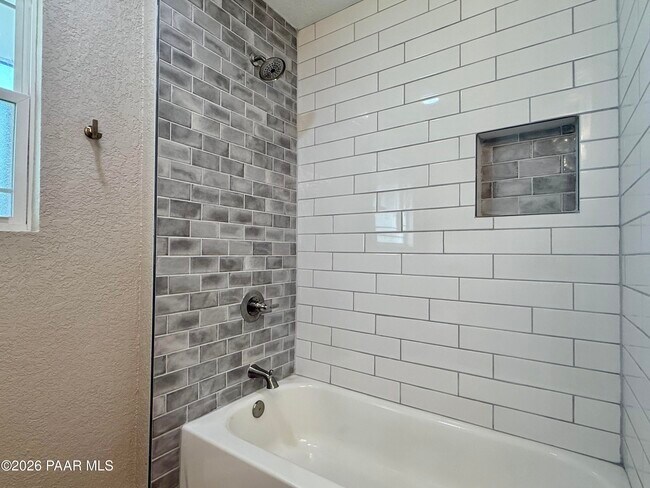 Building Photo - 7216 E Grandview Dr