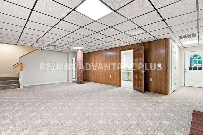 Building Photo - 56 Holland Rd