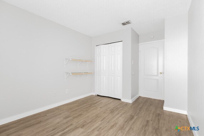 Building Photo - 6710 Windsor Hollow Dr