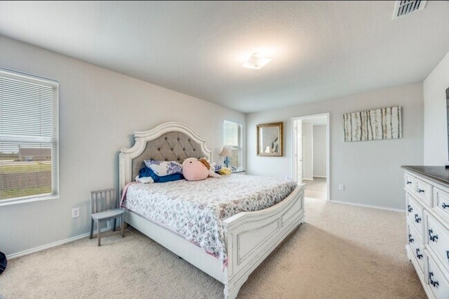 Building Photo - 926 Hurstwood Dr