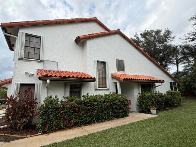 Primary Photo - 13505 Fountain View Blvd