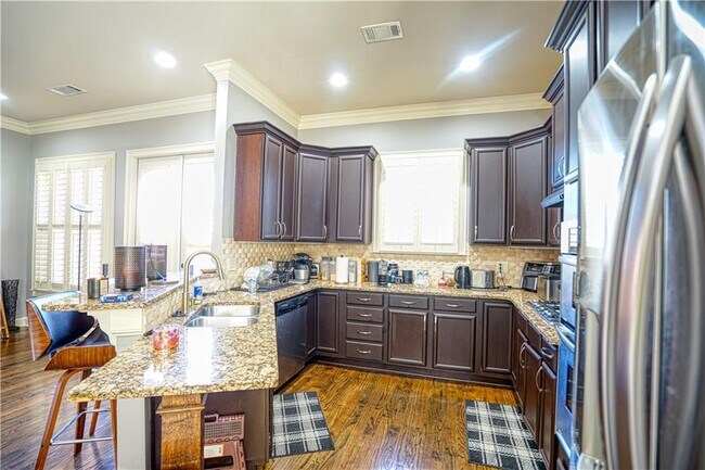 Building Photo - 4171 Mansion Way
