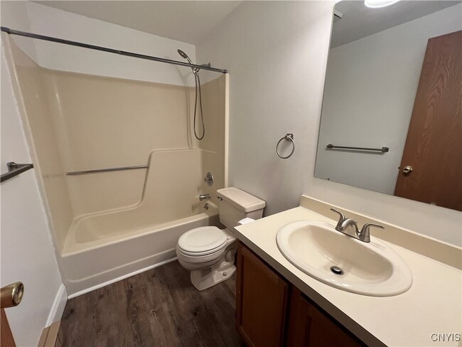 Building Photo - 29 Hillside Ave