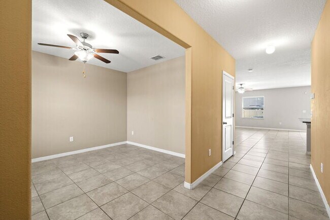 Building Photo - BEAUTIFUL Home For Rent in Cypress Creek!