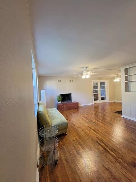 Building Photo - 253 Lovelace Dr
