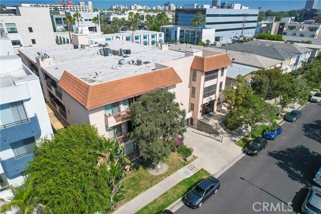 Building Photo - 104 S Hayworth Ave