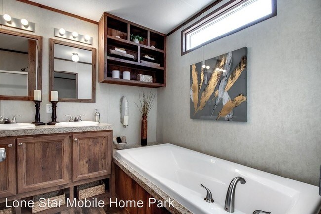 Building Photo - 4701 E Rice St