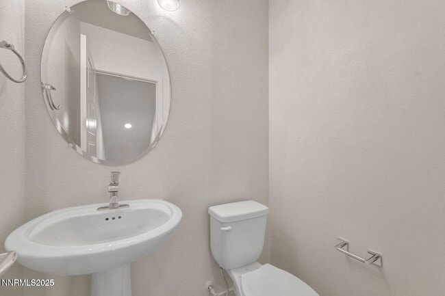 Building Photo - 557 California Ave