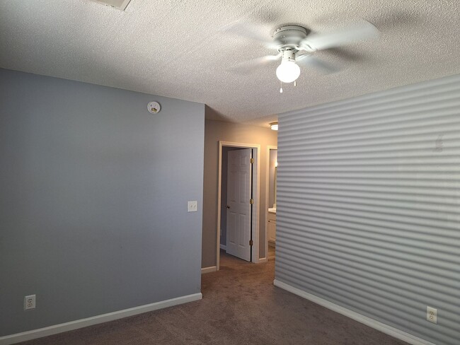 Building Photo - Wonderful Four Bedroom Home in Northeast C...