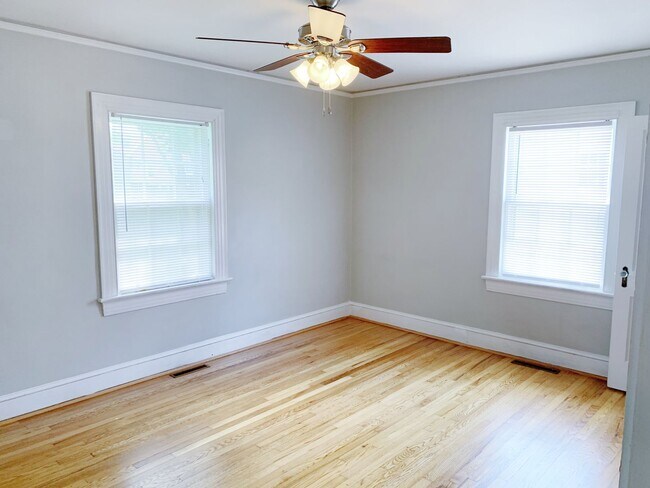 Building Photo - 301 S Meade St