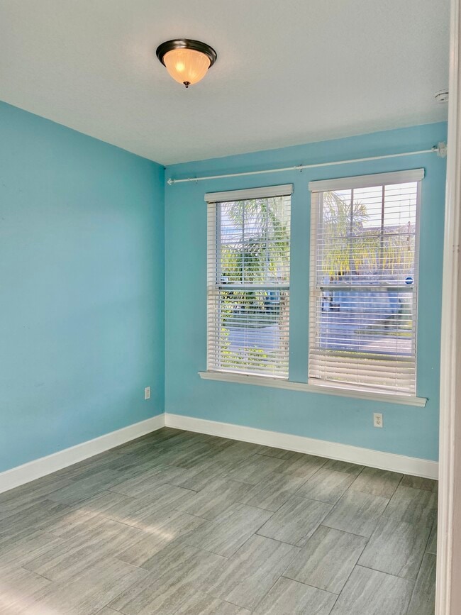 Building Photo - 30 Paradise Valley Dr