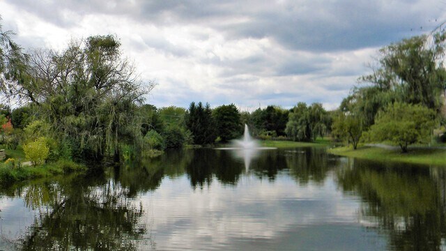 Building Photo - 680 E Algonquin Rd