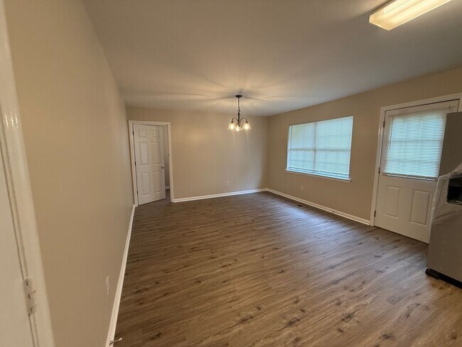 Building Photo - 5500 Misty Valley Dr