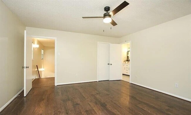 Building Photo - 1422 Scenic Ridge Dr