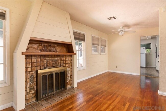 Building Photo - 4516 Van Dyke Ave