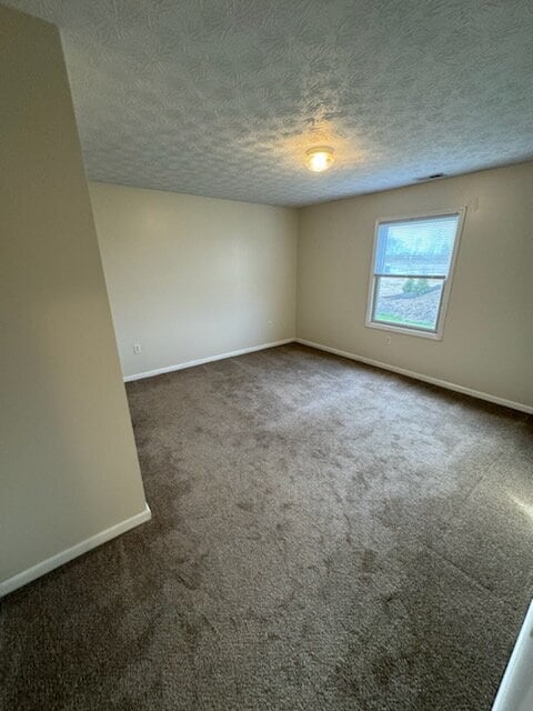 Building Photo - 2 Bedroom Townhome