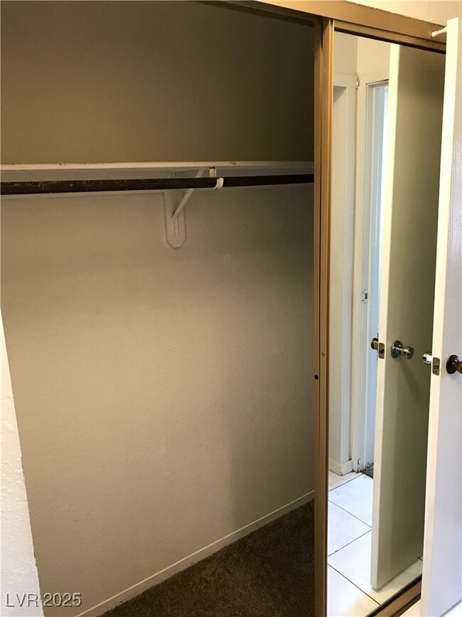 Building Photo - 4955 Jeffreys St