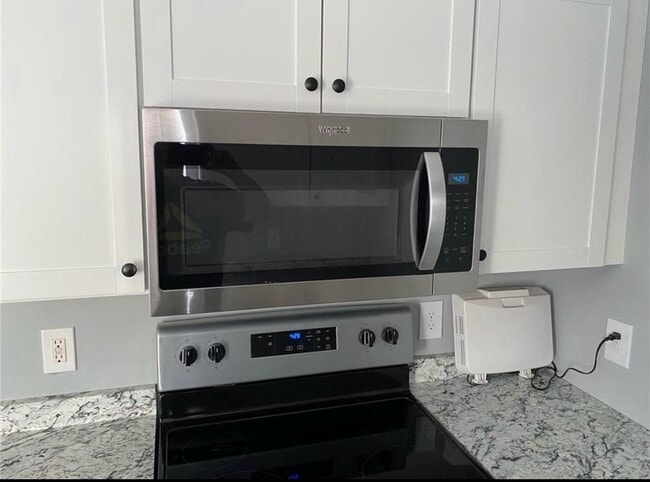 Building Photo - 6 Princeton Pl Dr