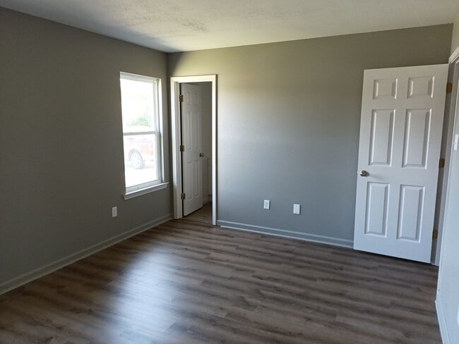 Building Photo - 426 Summer Dr