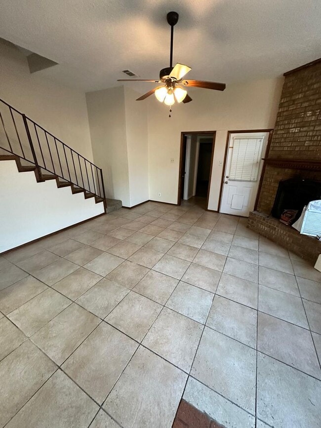 Building Photo - 1500 N Grant Dr