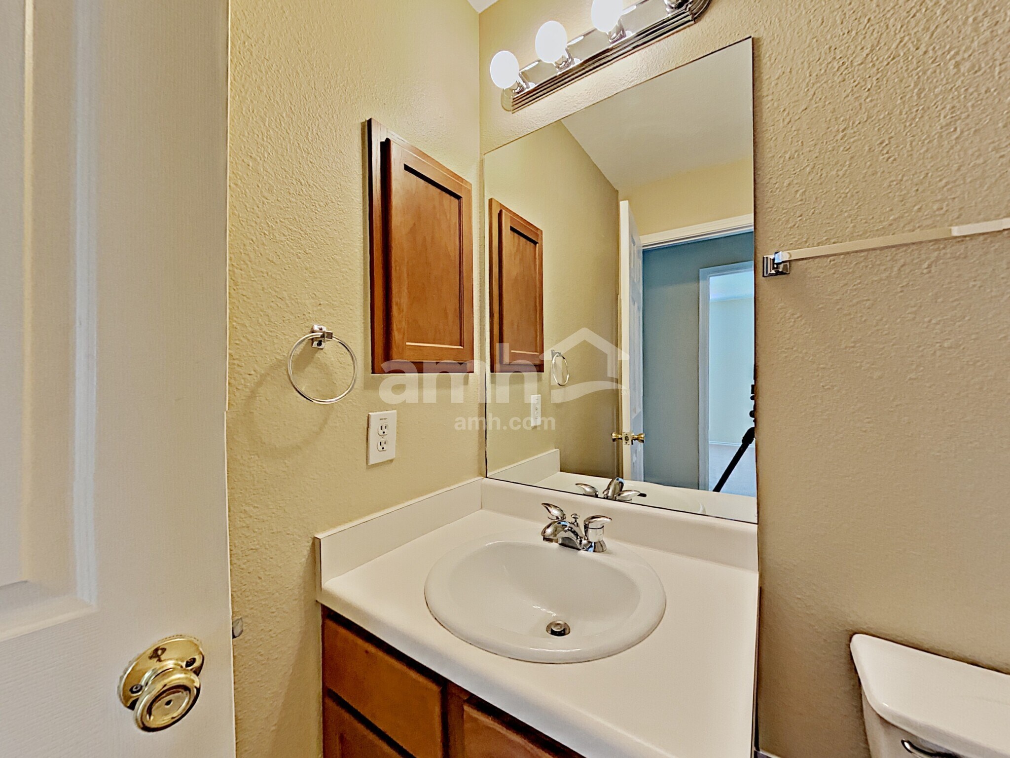 Building Photo - 10002 Cactus Vly