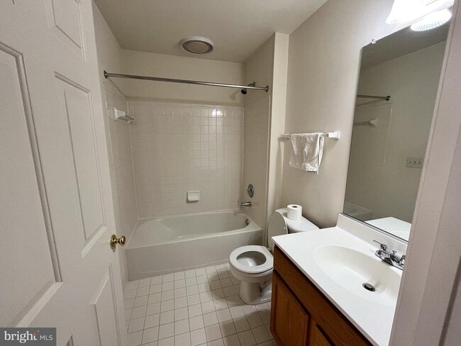 Building Photo - 8179 Skelton Cir