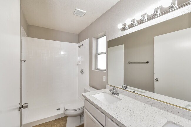 Building Photo - 2018 Annbriar Ave