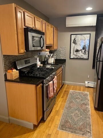 Building Photo - 158 Cottage St