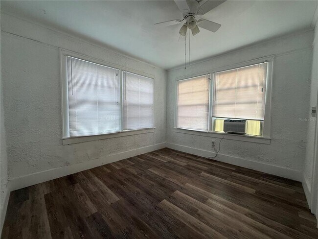 Building Photo - 730 W Central Ave