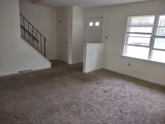 Building Photo - 576A Nemoral St