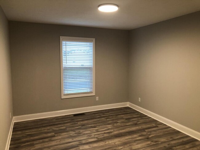 Building Photo - 468 Tundra Dr