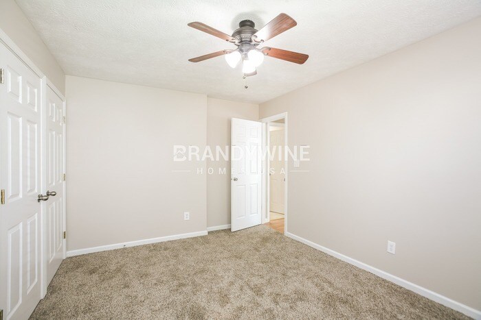 Building Photo - 3236 Weller Dr