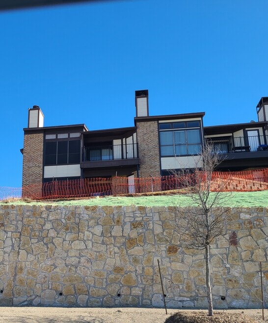 Building Photo - 267 Henry Chandler Dr