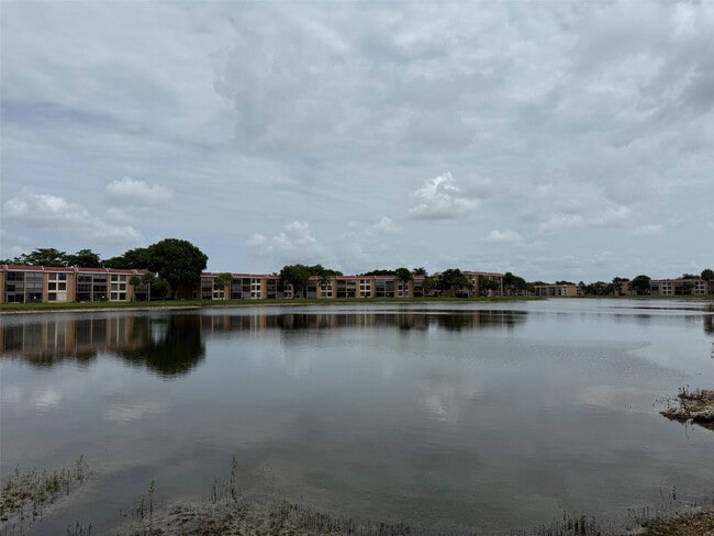 Building Photo - 6215 Coral Lake Dr