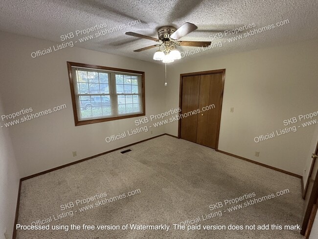 Building Photo - 3417 Ridge Dr