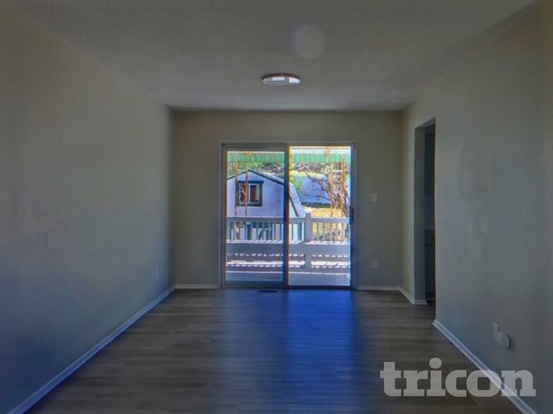 Building Photo - 1017 De La Vista Pl