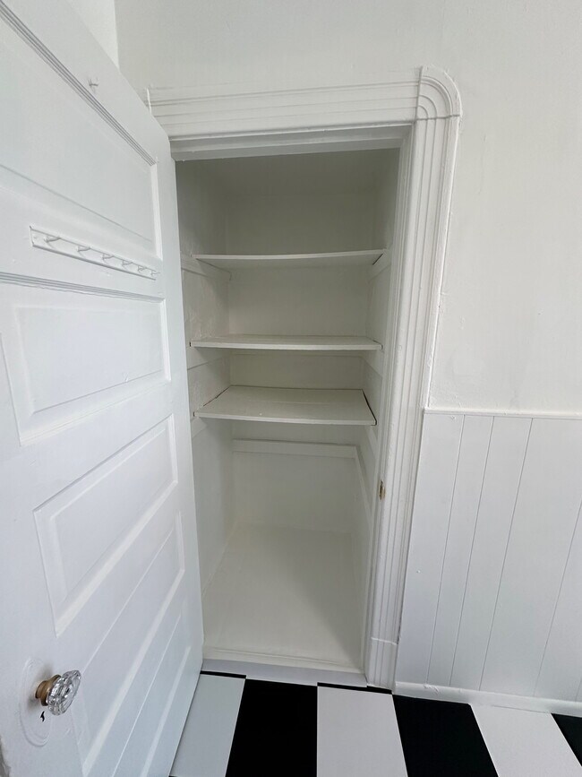 Building Photo - 4269 Botanical Ave