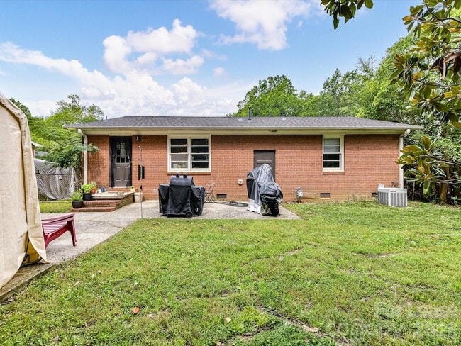 Building Photo - 7109 Rockcliff Ct