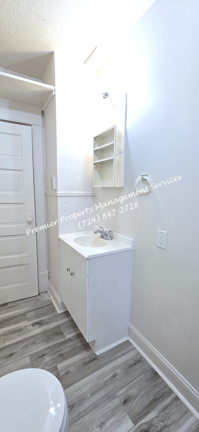 Building Photo - 331 W North St