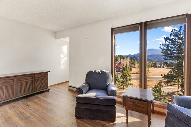 Building Photo - Beautiful Unit on Greenway for rent!
