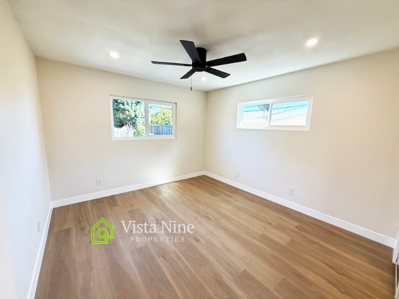 Building Photo - 665-669 Townsite Dr