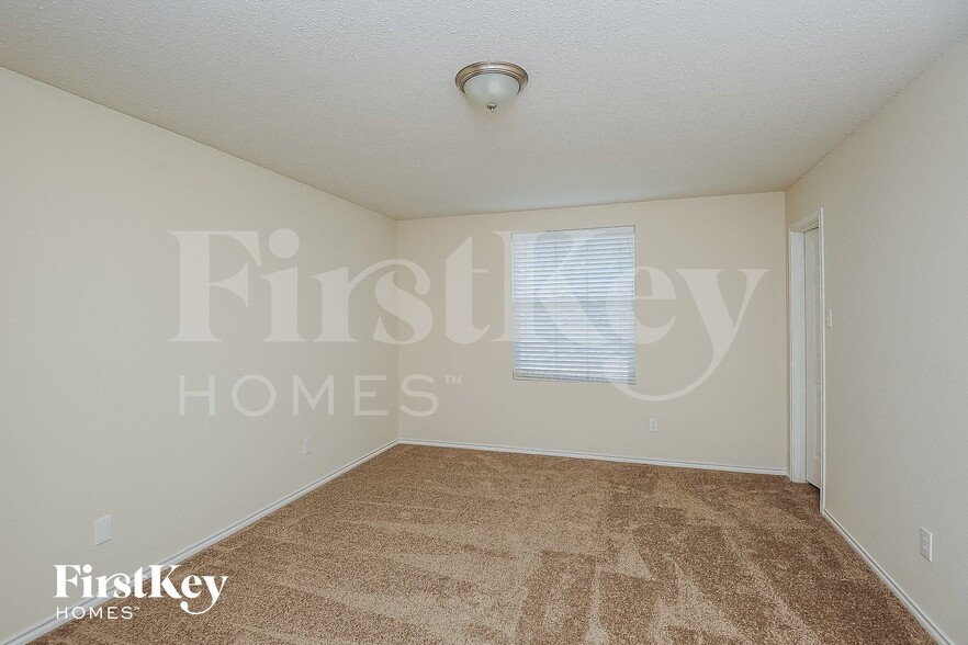 Building Photo - 4004 German Pointer Way